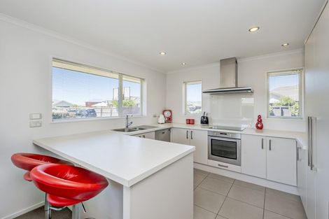 Photo of property in 49 Somerville Crescent, Aidanfield, Christchurch, 8025