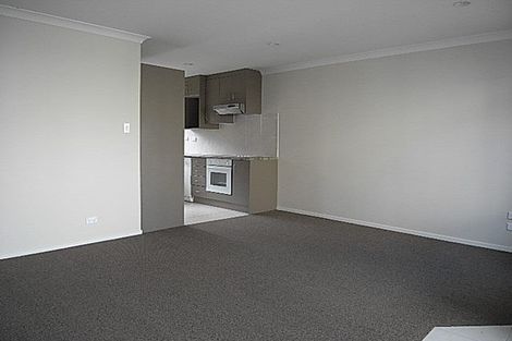 Photo of property in 33 Claverdon Drive, Massey, Auckland, 0614