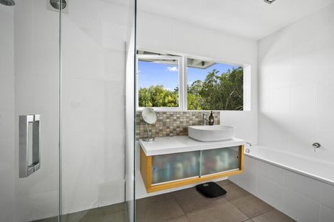 Photo of property in 30a Tizard Road, Birkenhead, Auckland, 0626