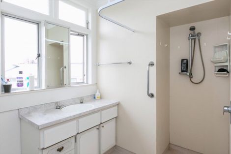 Photo of property in 76 Te Mata Road, Havelock North, 4130