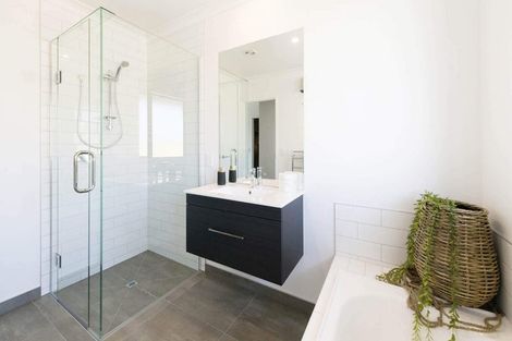 Photo of property in 39b Rangimaarie Crescent, Snells Beach, 0920