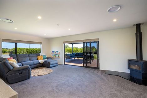 Photo of property in 917 Carrington Road, Hurworth, New Plymouth, 4371