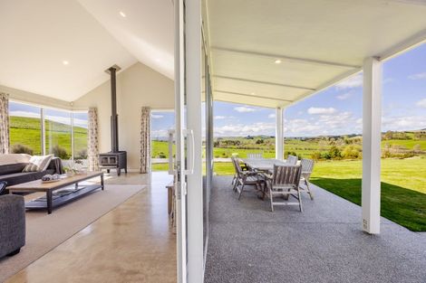 Photo of property in 45 Highlands Drive, Waipawa, 4277