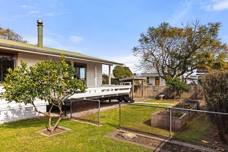 Photo of property in 15 Root Street, Gisborne, 4010