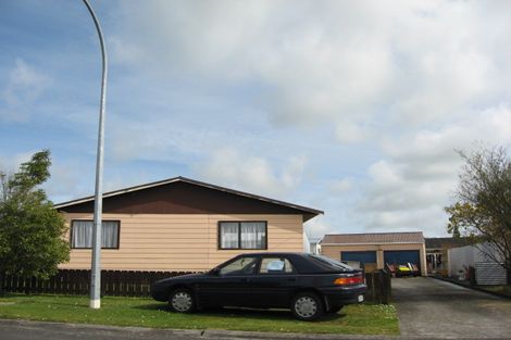 Photo of property in 16 Towai Street, Inglewood, 4330