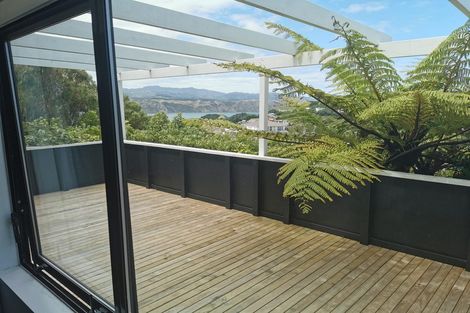 Photo of property in 15 Inverell Way, Seatoun, Wellington, 6022