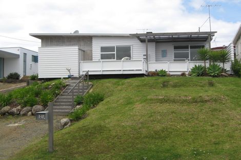 Photo of property in 17 De Luen Avenue, Tindalls Beach, Whangaparaoa, 0930