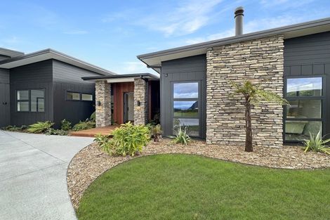 Photo of property in 8 Broadleaf Way, Kinloch, Taupo, 3377