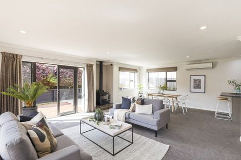 Photo of property in 128 Hillcrest Drive, Kelvin Grove, Palmerston North, 4414