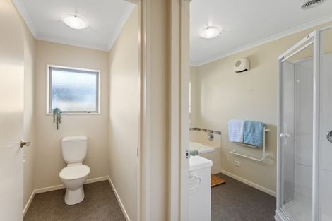 Photo of property in 5 Ashleigh Way, Waikanae Beach, Waikanae, 5036