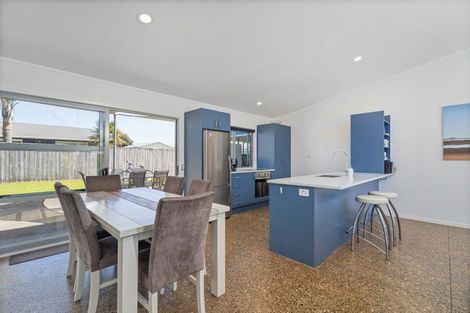 Photo of property in 113 Sands Crescent, Matarangi, Whitianga, 3592