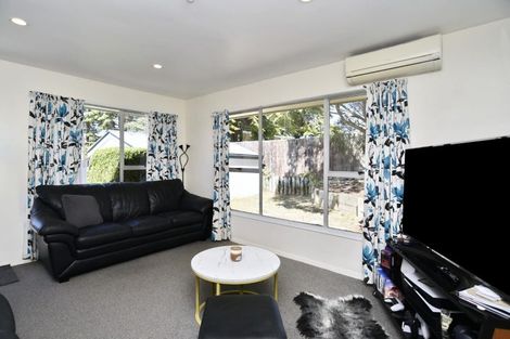 Photo of property in 2/122a Hay Street, Bromley, Christchurch, 8062