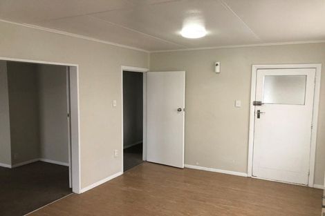 Photo of property in 1/47 Luckens Road, West Harbour, Auckland, 0618