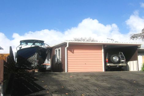 Photo of property in 8 Kimberley Grove, Westbrook, Palmerston North, 4412