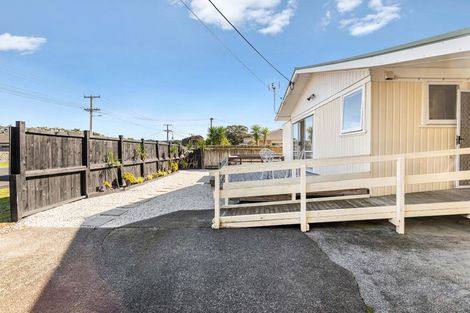 Photo of property in 1/137 Centreway Road, Orewa, 0931