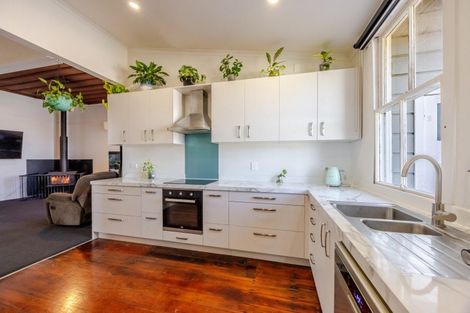 Photo of property in 61 Bibby Street, Waipawa, 4210