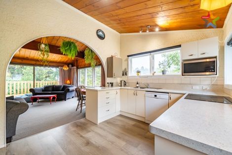 Photo of property in 38 James Grove, Stokes Valley, Lower Hutt, 5019