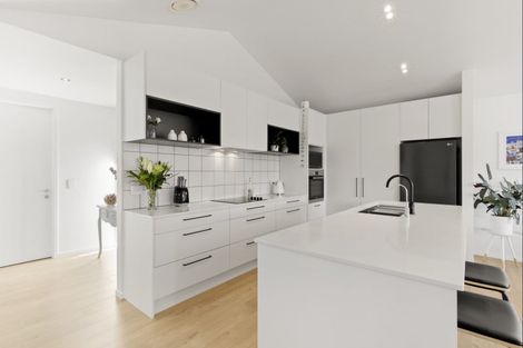 Photo of property in 17 Mcadam Drive, Jacks Point, Queenstown, 9371