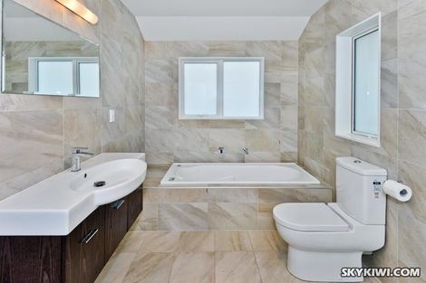 Photo of property in 113 Laurel Oak Drive, Schnapper Rock, Auckland, 0632