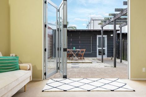 Photo of property in 10 Haven Drive, East Tamaki, Auckland, 2013