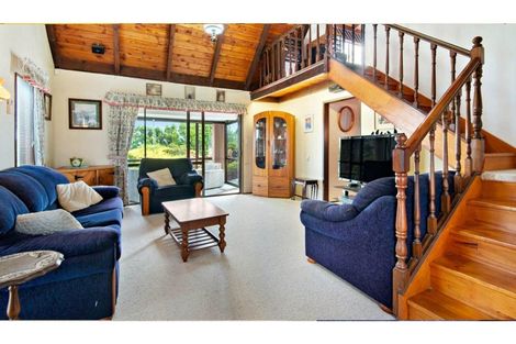 Photo of property in 11 Vipond Road, Stanmore Bay, Whangaparaoa, 0932