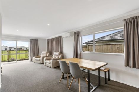 Photo of property in 10 Fuller Street, Papamoa Beach, Papamoa, 3118