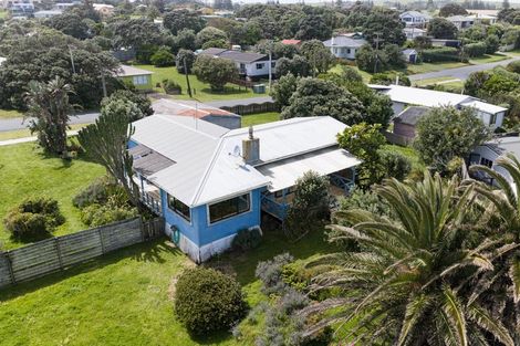 Photo of property in 8-10 Kelly Street, Baylys Beach, Dargaville, 0377