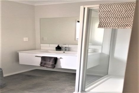 Photo of property in 310a Lakes Boulevard, Pyes Pa, Tauranga, 3112