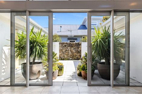 Photo of property in 50 Hamilton Avenue, Ilam, Christchurch, 8041