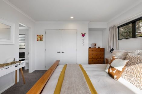 Photo of property in 17 Downing Place, Welcome Bay, Tauranga, 3112