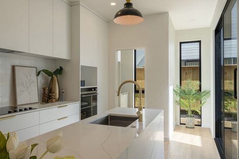 Photo of property in 102e Te Oneroa Way, Long Bay, Auckland, 0630