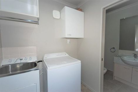 Photo of property in 28 Terracotta Drive, Blockhouse Bay, Auckland, 0600