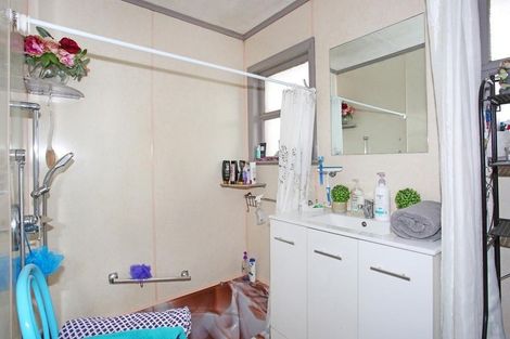 Photo of property in 3 Valentine Street, Papakura, 2110