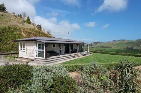 Photo of property in 139 South Manakau Road, Manakau, Otaki, 5583