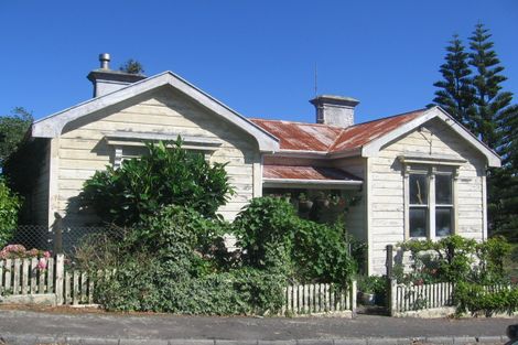 Photo of property in 78 Creswick Terrace, Northland, Wellington, 6012