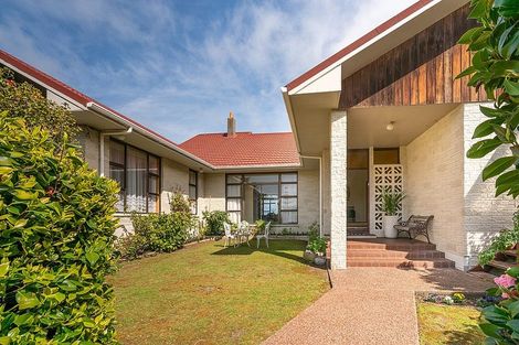 Photo of property in 14 Kirkway, Raumati Beach, Paraparaumu, 5032