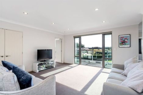 Photo of property in 4 Meadowcroft Lane, Harewood, Christchurch, 8051