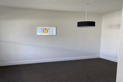 Photo of property in 11 Edgeware Road, Palmerston North, 4410