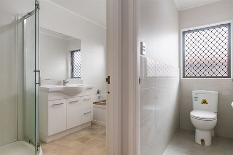 Photo of property in 295 Bucklands Beach Road, Bucklands Beach, Auckland, 2012