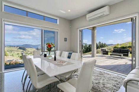 Photo of property in 32 Piro Place, Acacia Bay, Taupo, 3385