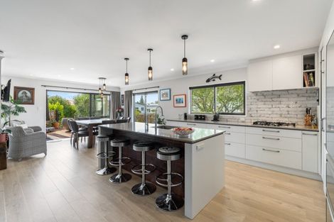 Photo of property in 102 Mark Street, Whangamata, 3620