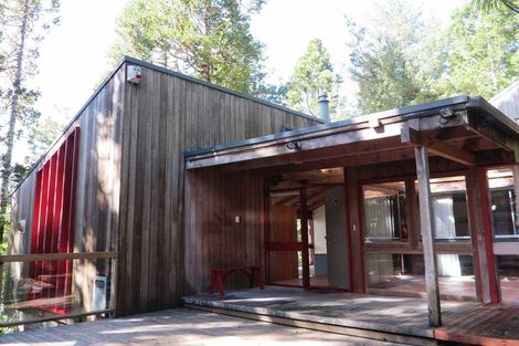 Photo of property in 52 Park Hill Road, Birkenhead, Auckland, 0626