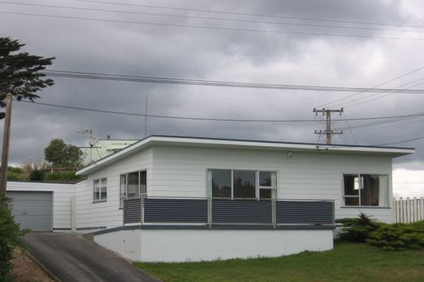 Photo of property in 11 Nash Parade, Foxton Beach, Foxton, 4815