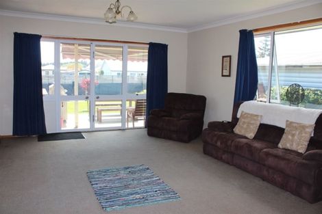 Photo of property in 18 Johnson Street, Milton, 9220