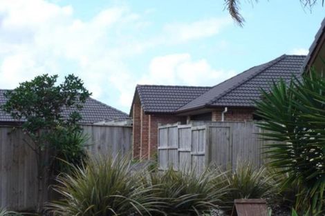 Photo of property in 16 Erne Crescent, East Tamaki, Auckland, 2016