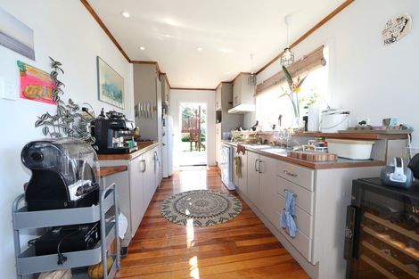 Photo of property in 12 Domain Road, Haumoana, 4102