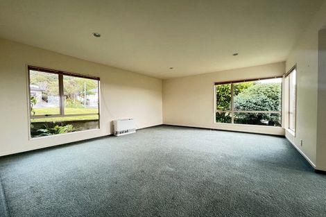 Photo of property in 2 Glengavel Grove, Papakowhai, Porirua, 5024