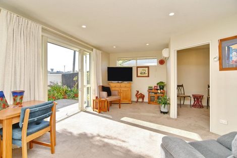 Photo of property in 2/107 Staveley Street, Avonhead, Christchurch, 8042