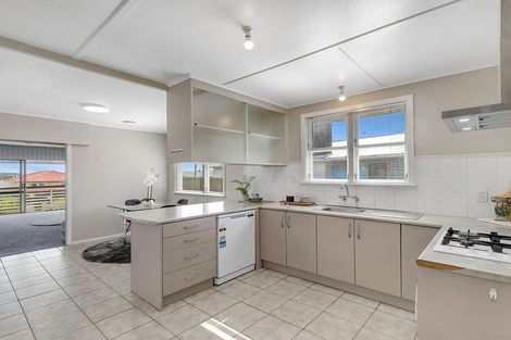 Photo of property in 94 Driver Crescent, Cannons Creek, Porirua, 5024