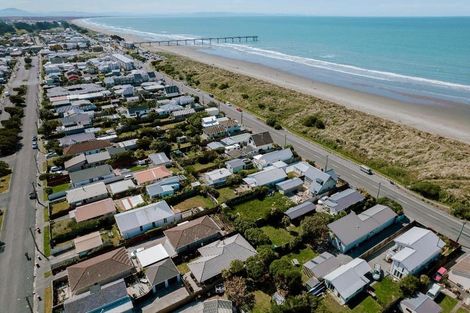 Photo of property in 265 Marine Parade, New Brighton, Christchurch, 8061